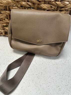 Freshly Picked Dagger Taupe Pebbled Leather Crossbody
